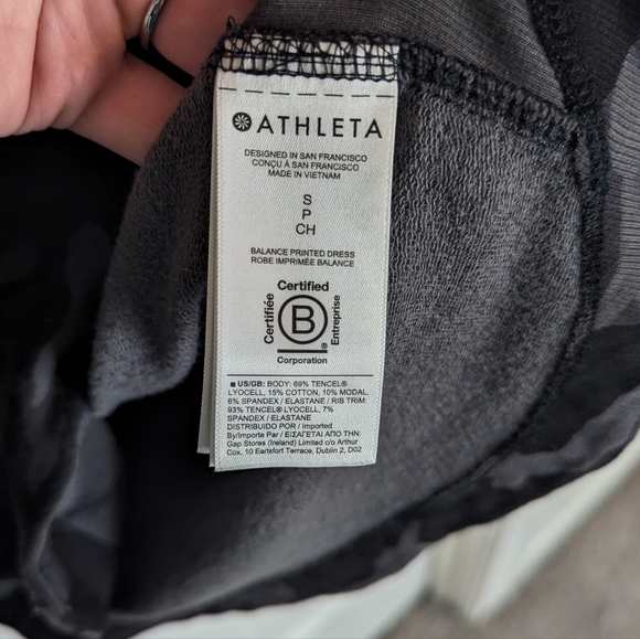 Athleta Balance Lux Black Camo Long Sleeve Dress sz S - Picture 7 of 8